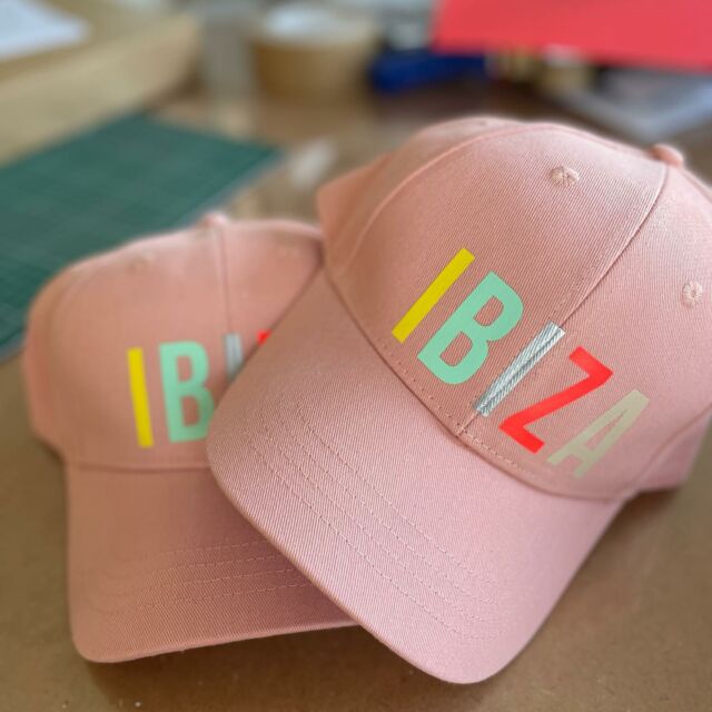 Casquettes personnalisées!!!
Summer IBIZA ☀️

#casquette #ibiza #personnalisation #summer #soleil