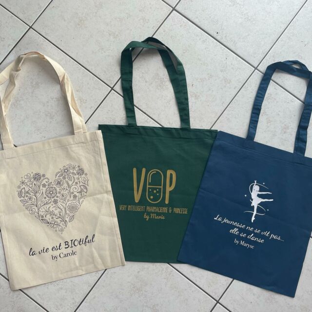 Choisissez votre couleur de sac, votre texte pour créer votre tote bag idéal 🤩

#sac #creative #couleurs #personnalisationtextile #totebag #creation #beauty #perfect #crealys